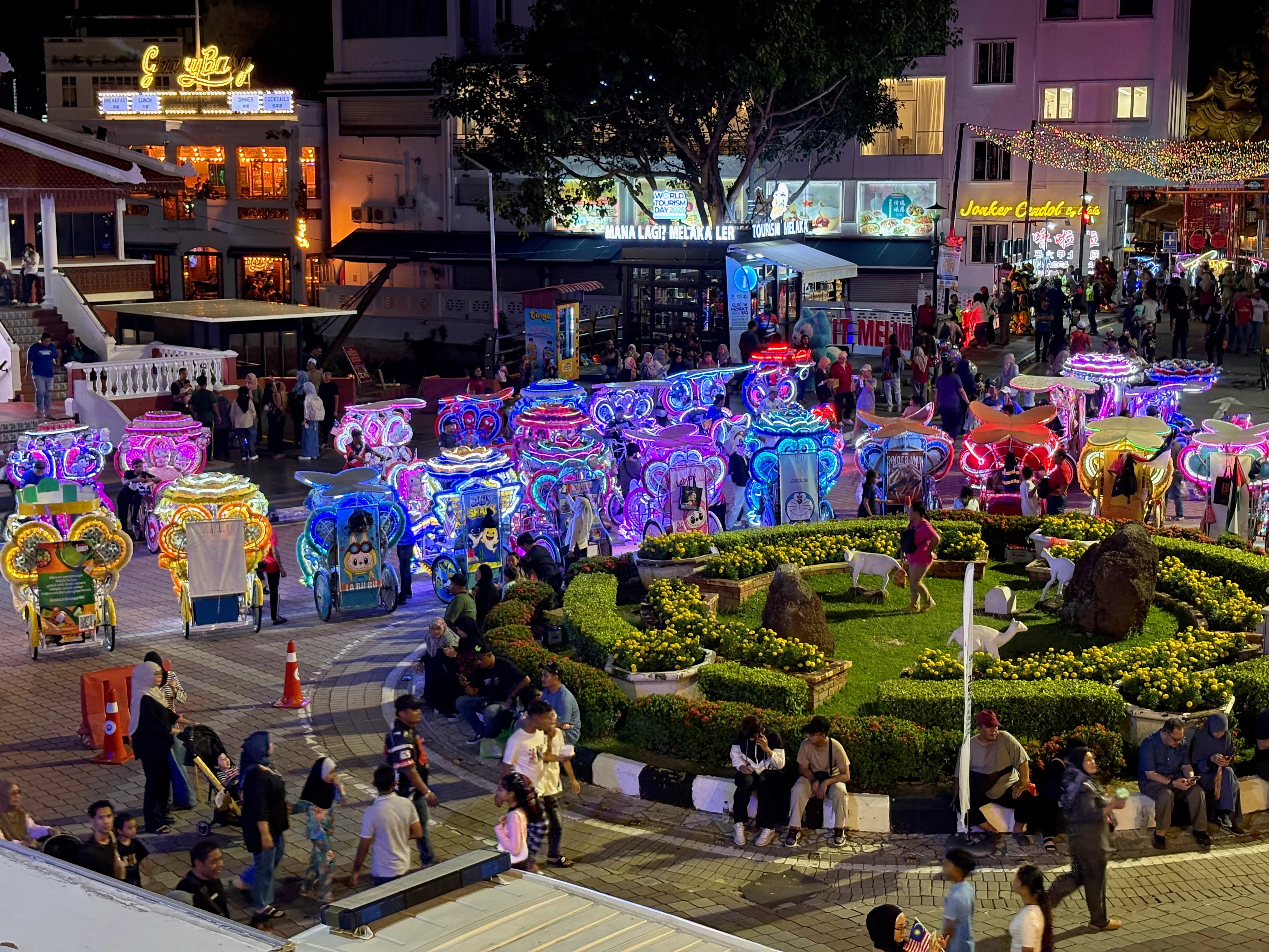 マレーシア、マラッカ、夜のオランダ広場